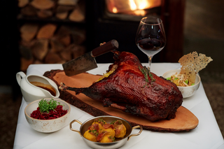 • Extra Kartoffelklöße •